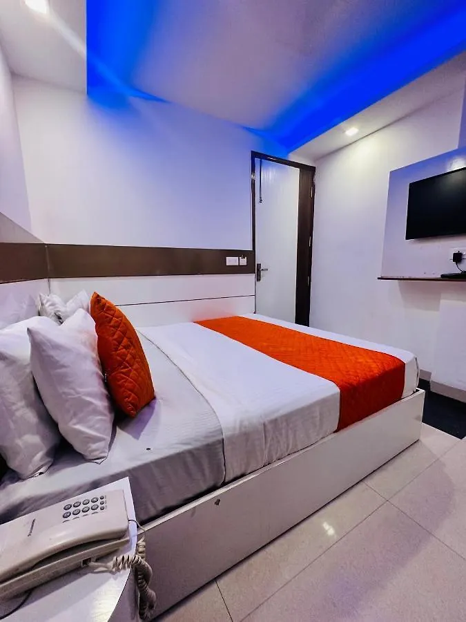 Majestic Park B & B At Delhi Airport New Delhi 4*,
